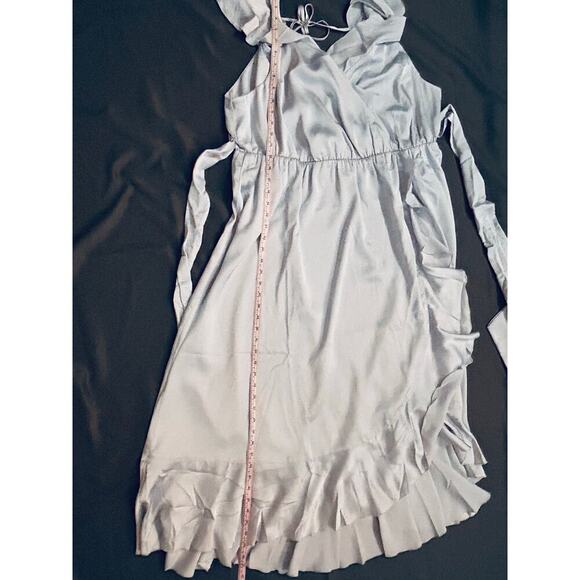 NWT Show Me Your MuMu Samantha Ruffle Cap Sleeve Wrap Silver Dress 2X - Picture 10 of 10